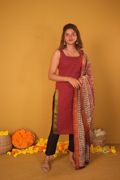 Anu Maroon Kurti Set (Set Of 2)