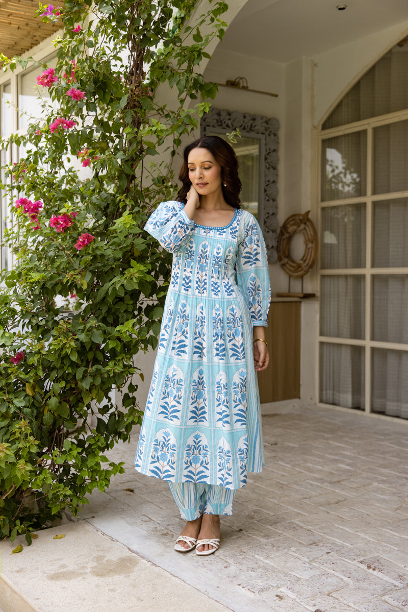 Jugni Sky Blue White Abhaya