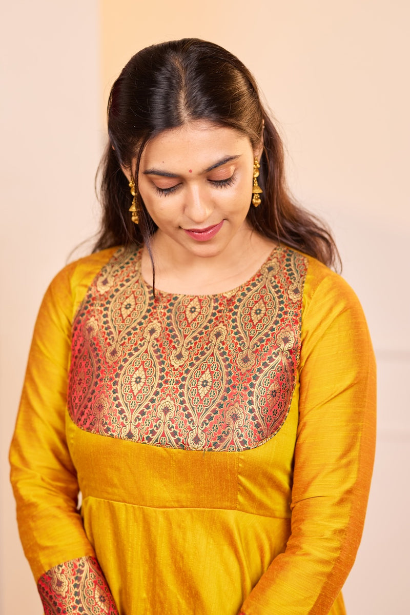 Tiya Mustard