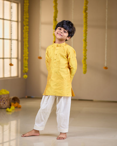 Lilly Yellow Boy Mini