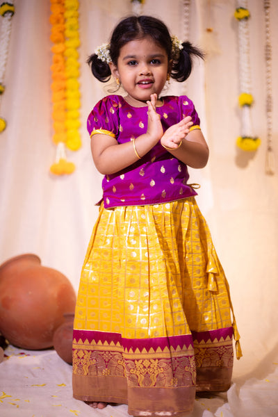 Aakruti Magenta with Yellow Mini