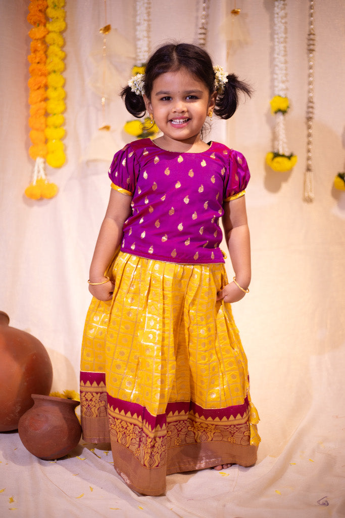 Aakruti Magenta with Yellow Mini