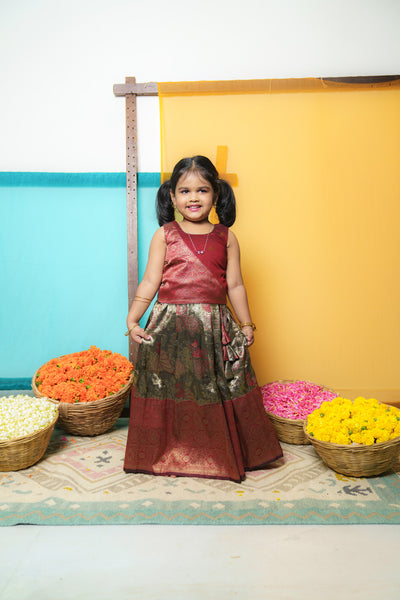 Ishwarya Maroon Mini