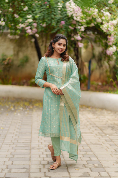 Saindhavi Blue Kurti Set