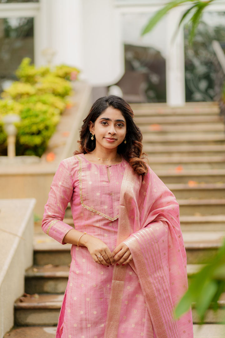 Saindhavi Pink Kurti Set