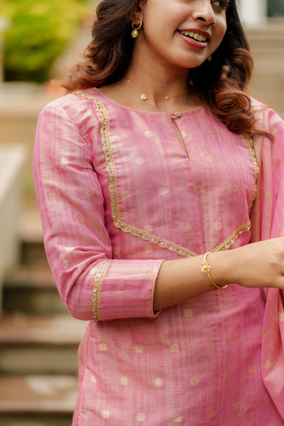 Saindhavi Pink Kurti Set