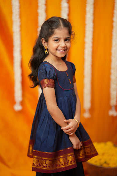 Ezhili Navy Handloom mini