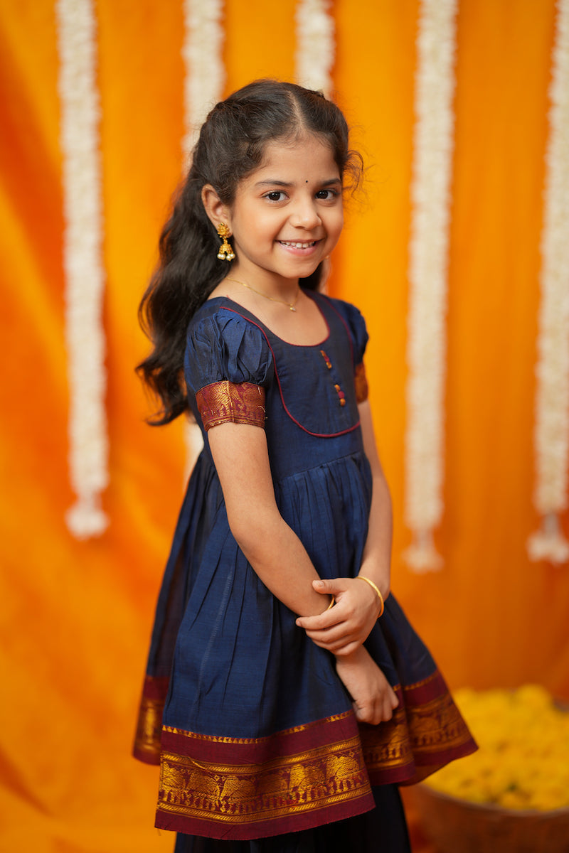 Ezhili Navy Handloom mini