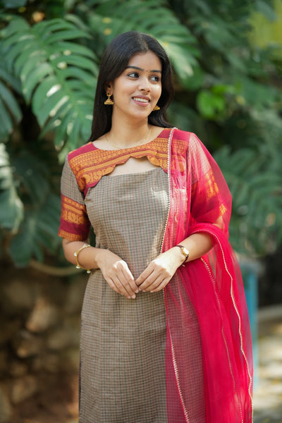 MEERA Black checks kurti