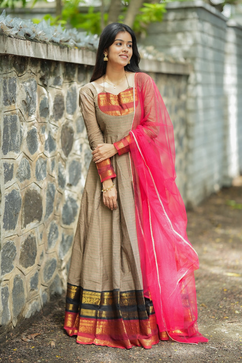 MEERA Black checks