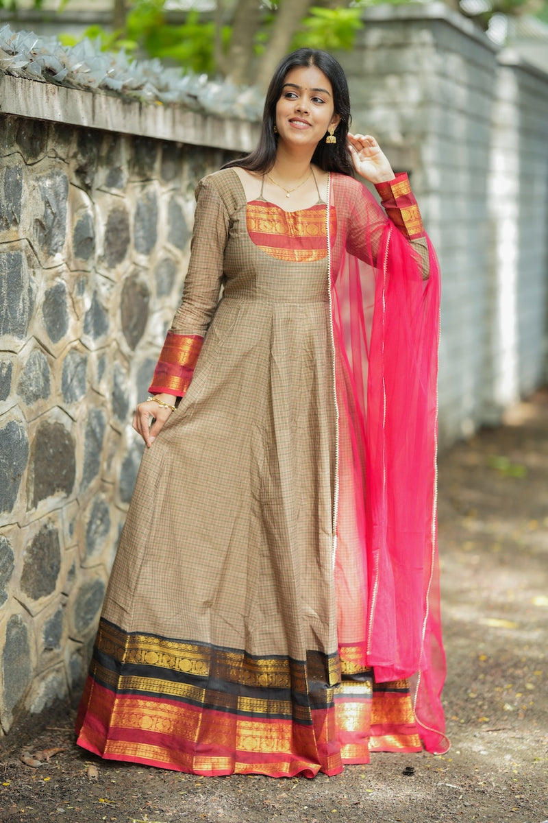 MEERA Black checks