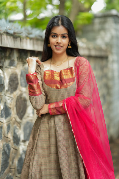 MEERA Black checks