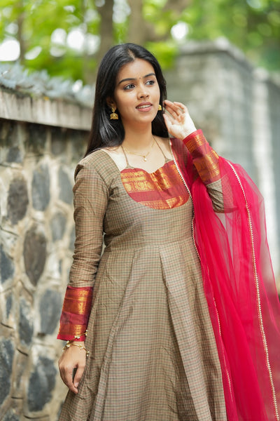 MEERA Black checks