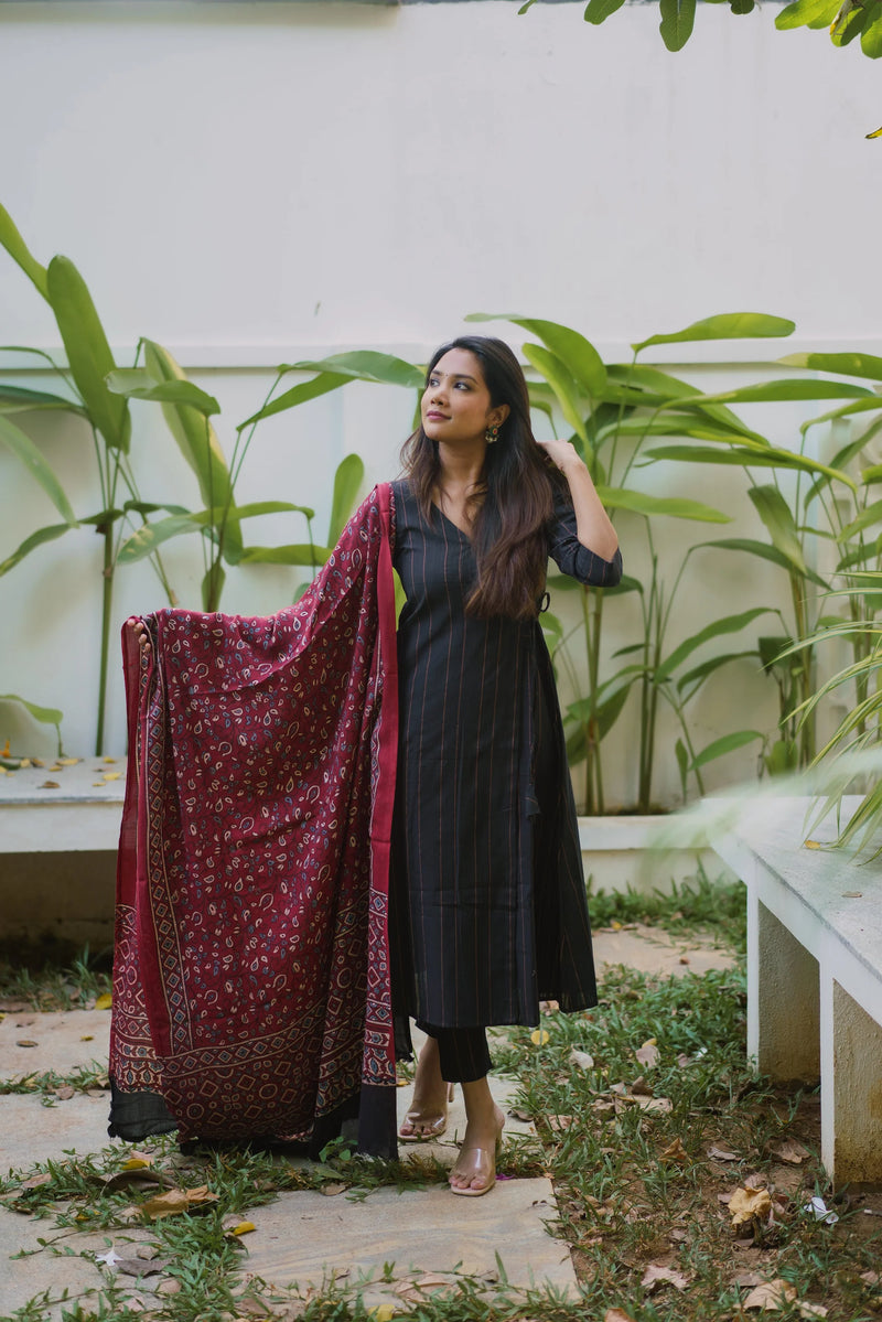 EXP - Swapna Black