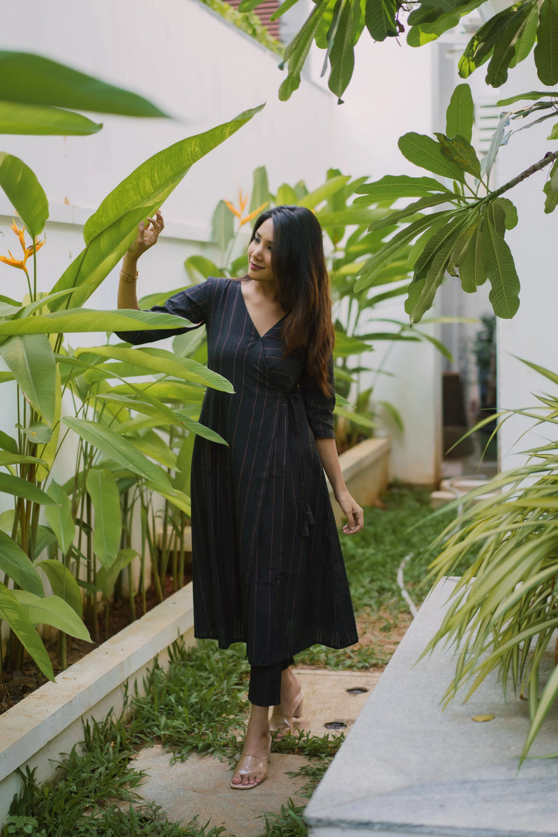 EXP - Swapna Black
