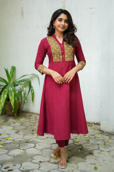 Pranazhili Maroon Kurta Set