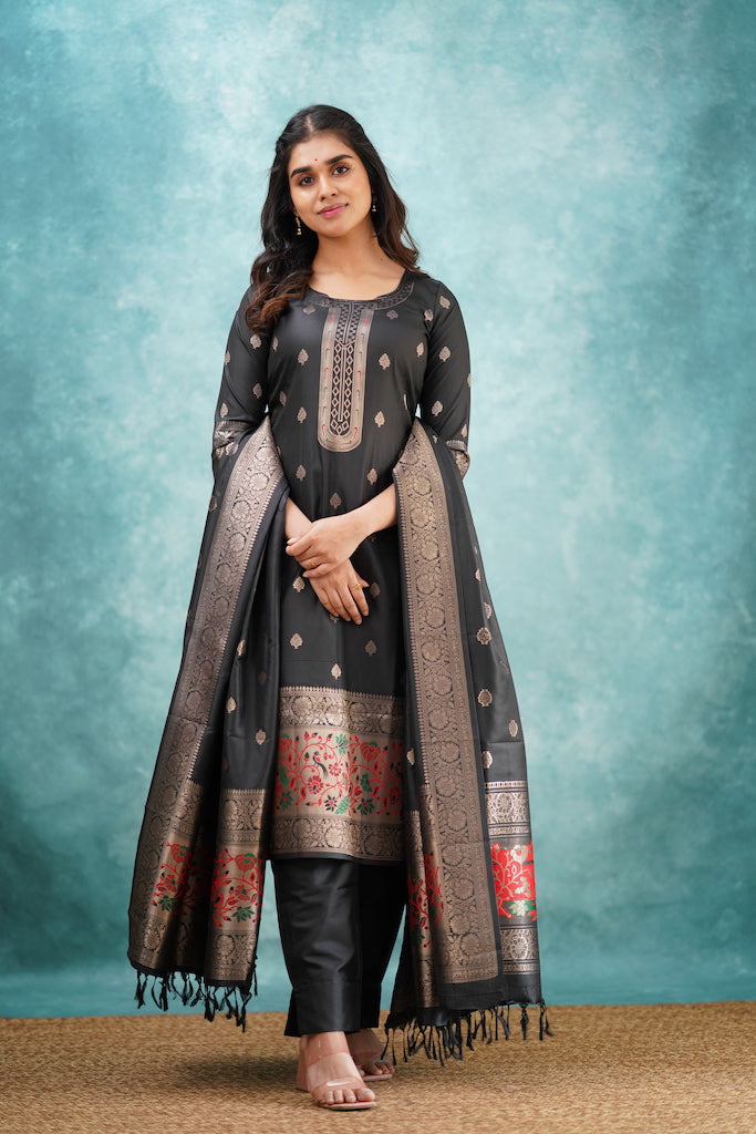 Pavani - Black