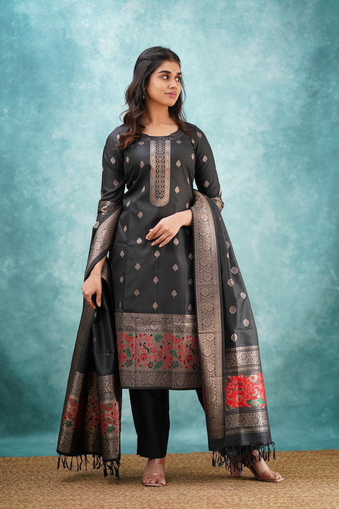 Pavani - Black