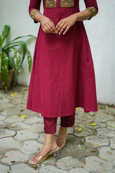Pranazhili Maroon Kurta Set