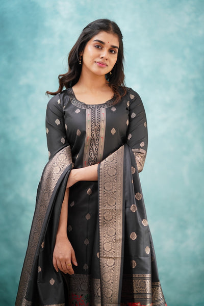 Pavani - Black