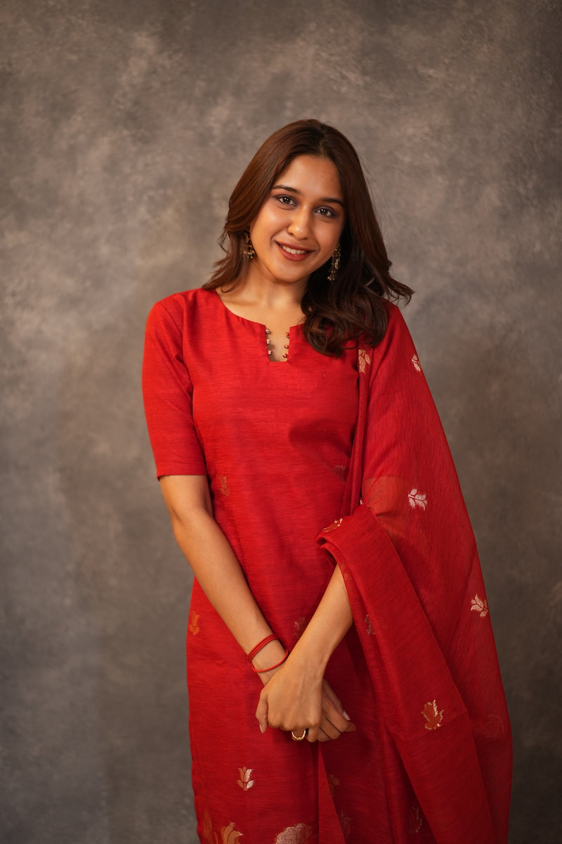 Sundari - Red