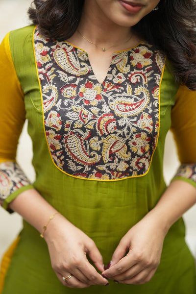 Samriddhi Green Kurti