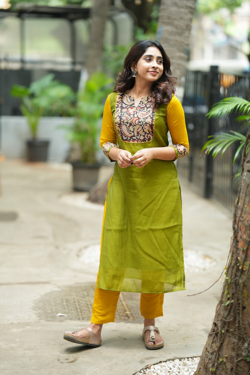 Samriddhi Green Kurti