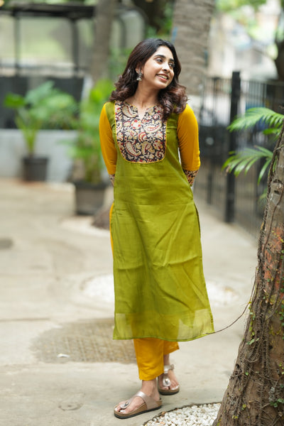 Samriddhi Green Kurti