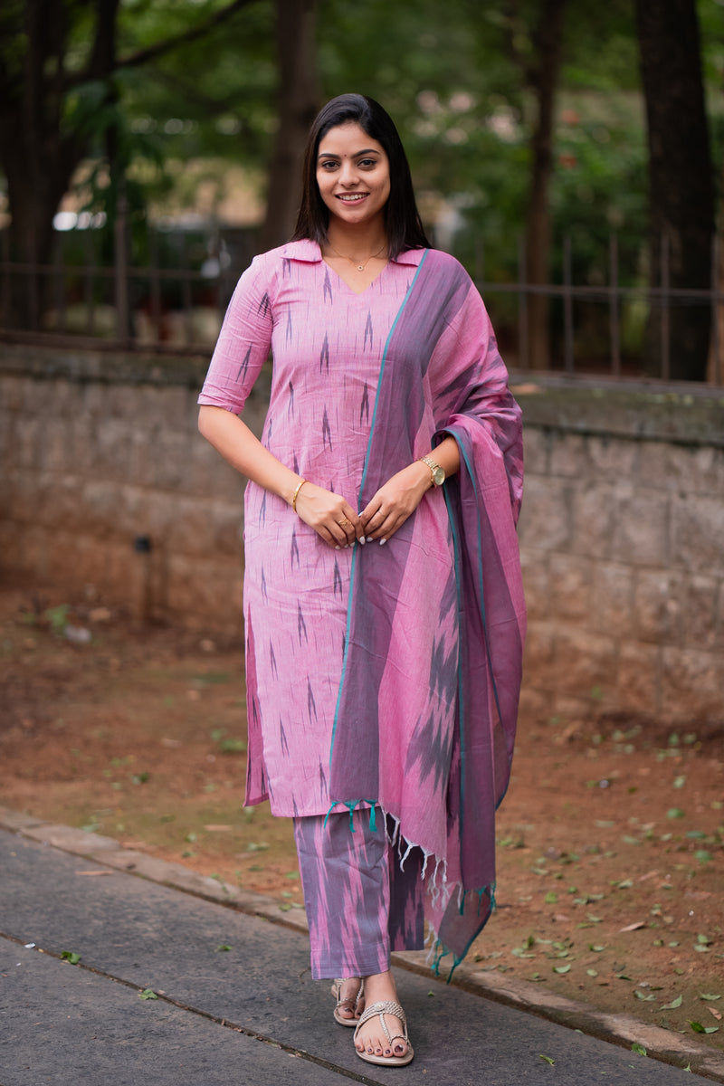 Pink Smoke Ikkat Kurta Set With Dupatta