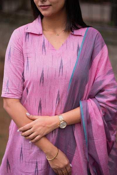 Pink Smoke Ikkat Kurta Set With Dupatta