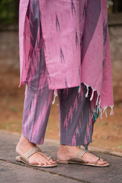 Pink Smoke Ikkat Kurta Set With Dupatta