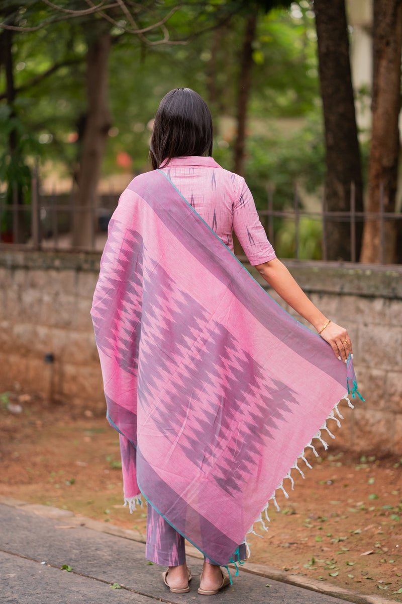 Pink Smoke Ikkat Kurta Set With Dupatta