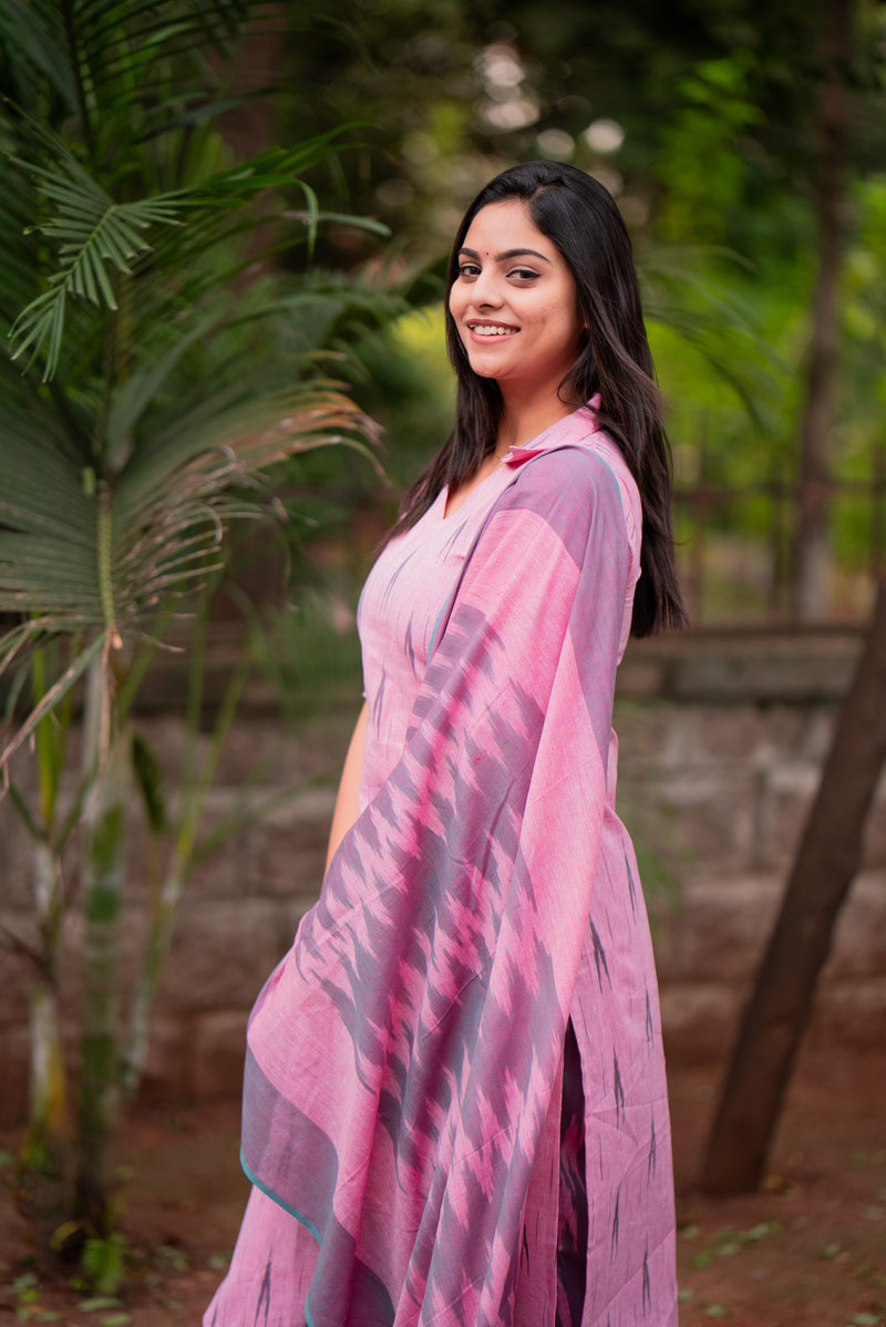 Pink Smoke Ikkat Kurta Set With Dupatta