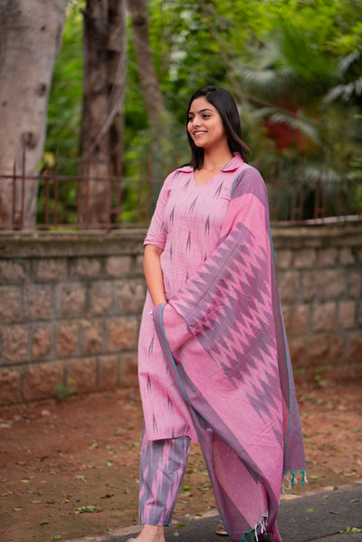 Pink Smoke Ikkat Kurta Set With Dupatta