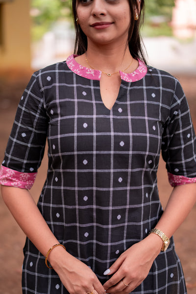 Pink Collar Black Check Handloom Kurta