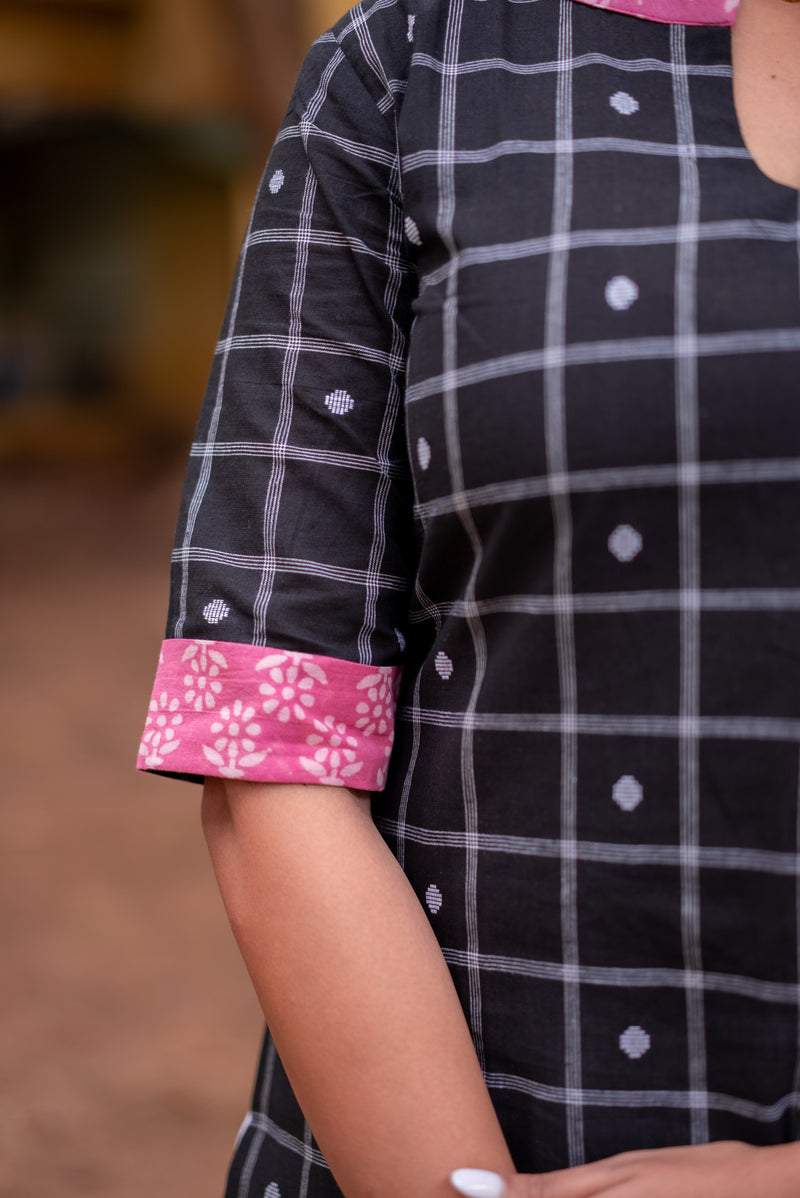 Pink Collar Black Check Handloom Kurta