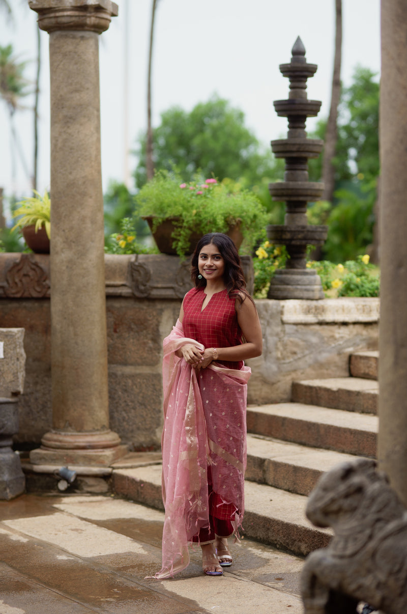 Sonali - Maroon