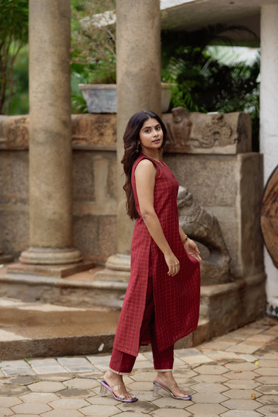 Sonali - Maroon
