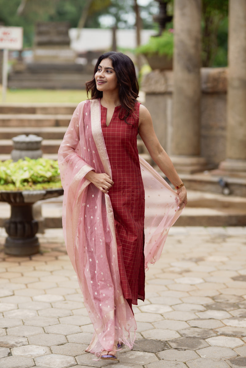 Sonali - Maroon