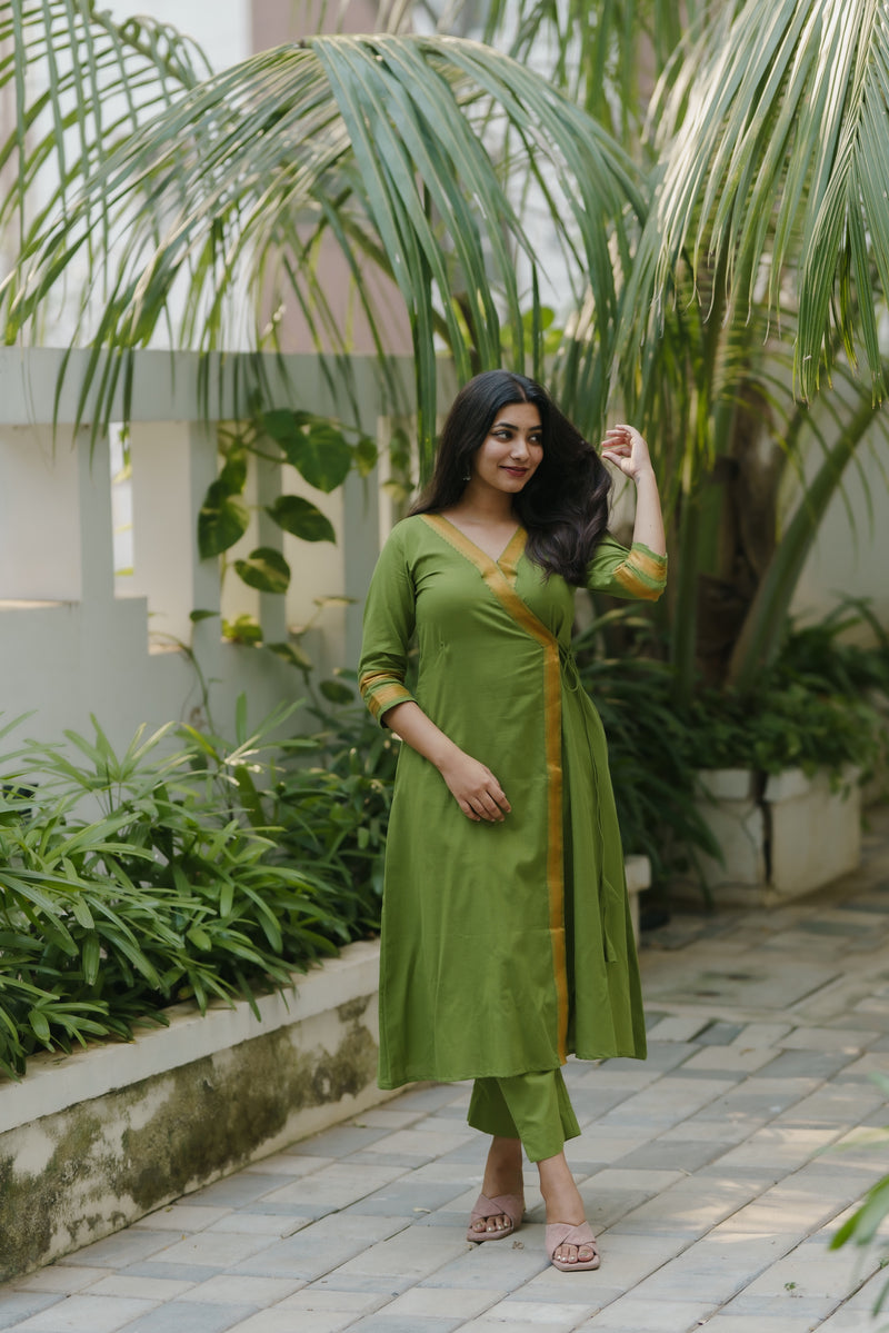 EXP - Sahana Green Mangalagiri Kurta Set Tamara EXP - Sahana Green Mangalagiri Kurta Set Tamara
