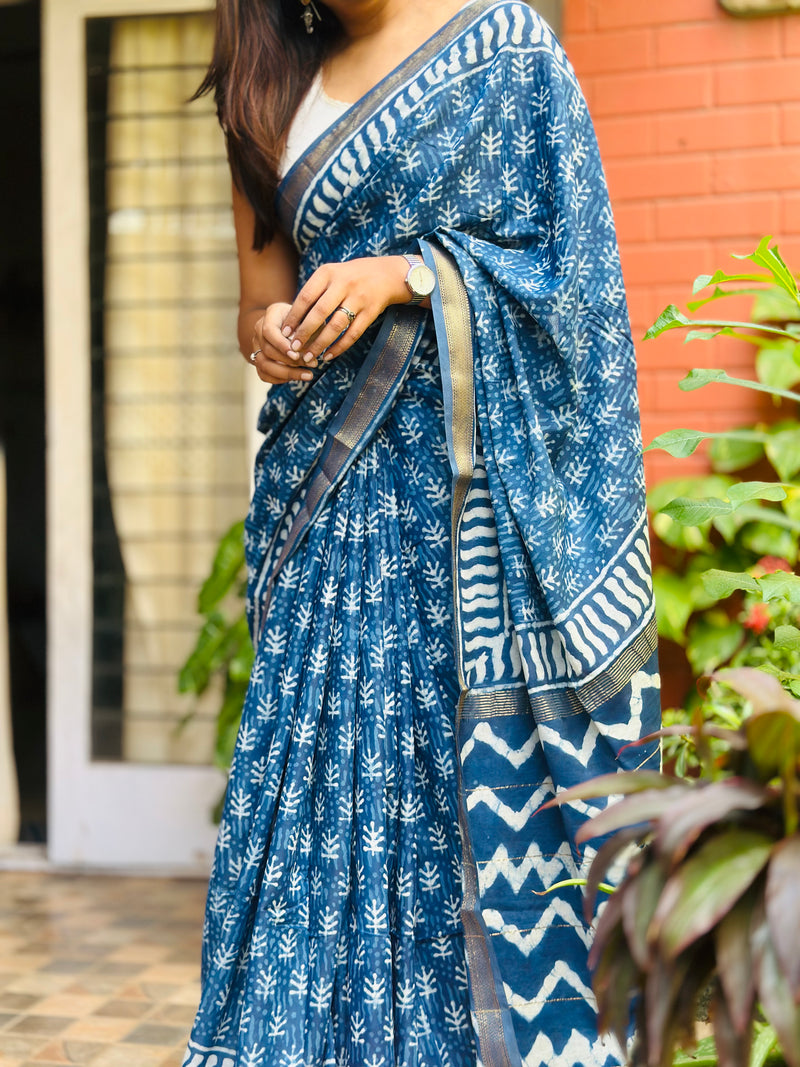 EXP - Kanmani  Indigo with white Handblock printed Maheshwari silk cotton saree