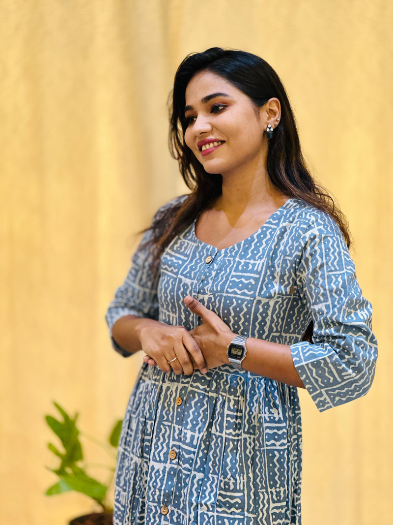 EXP - Lilly Dusky Blue