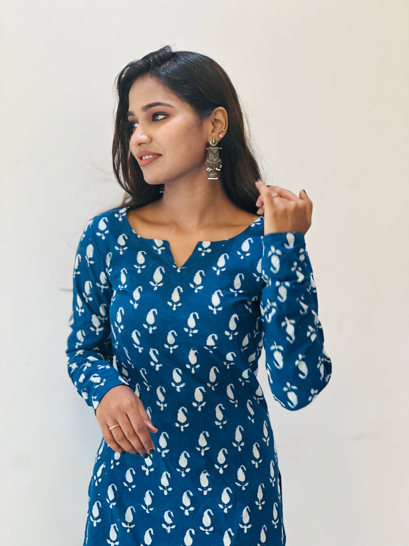 EXP  Kanmani - Indigo kurta