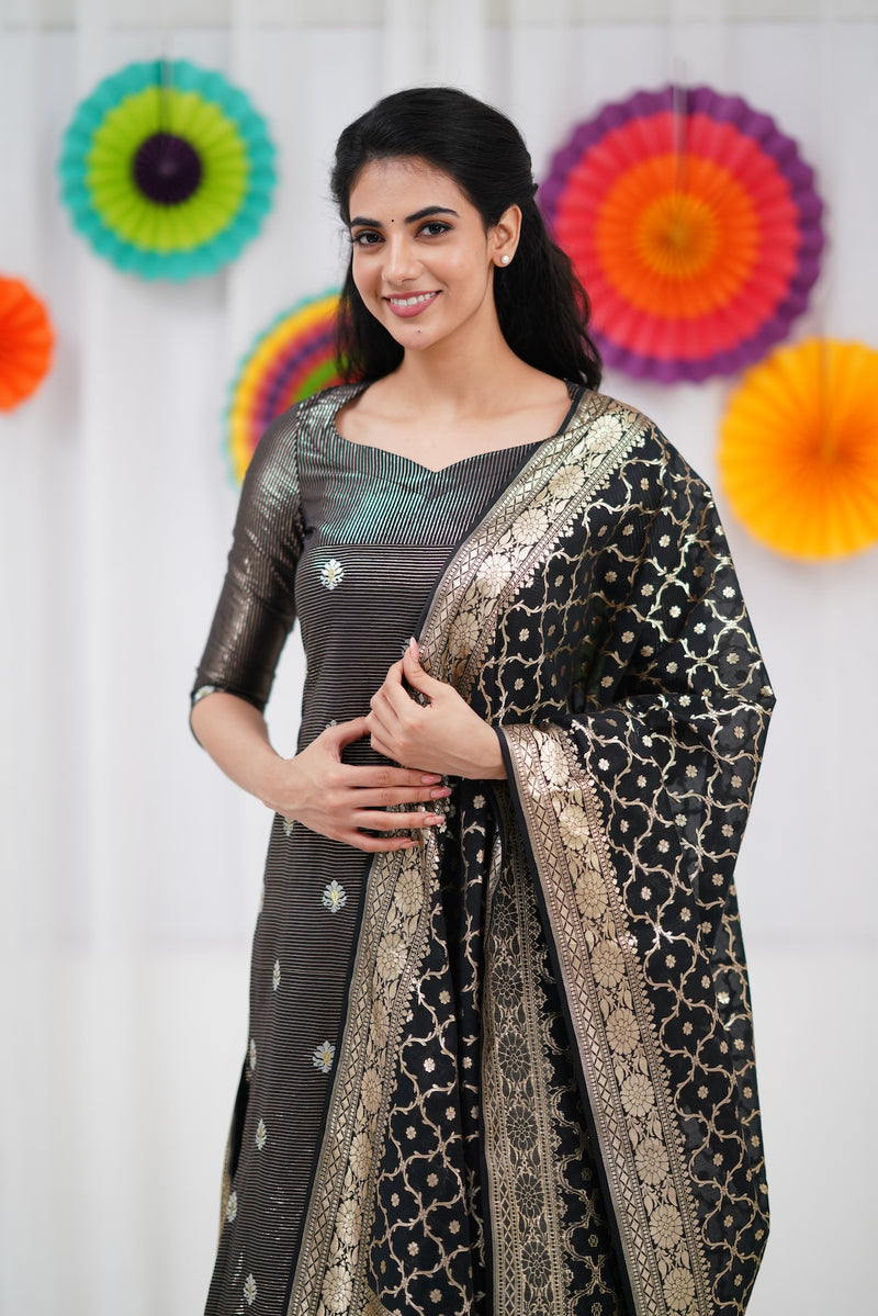 Bavana Banarasi Silk Cotton Set - Black