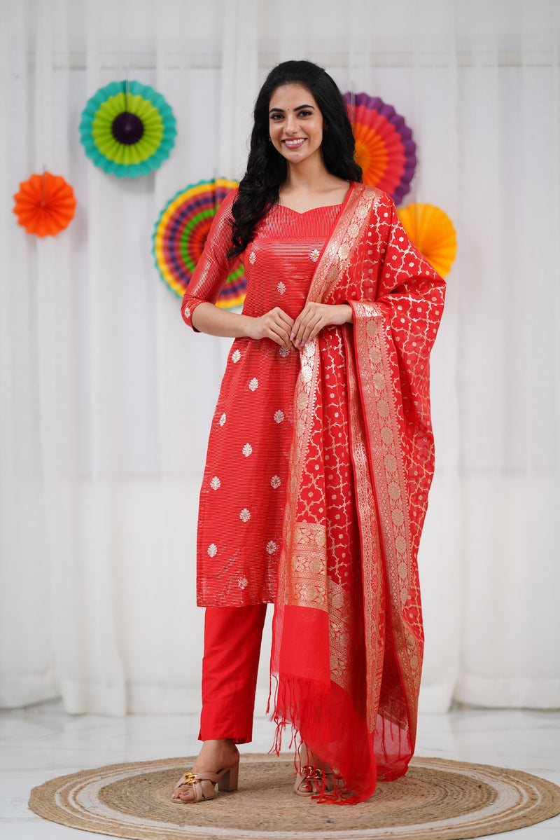 Bavana Banarasi Silk Cotton Set - Red