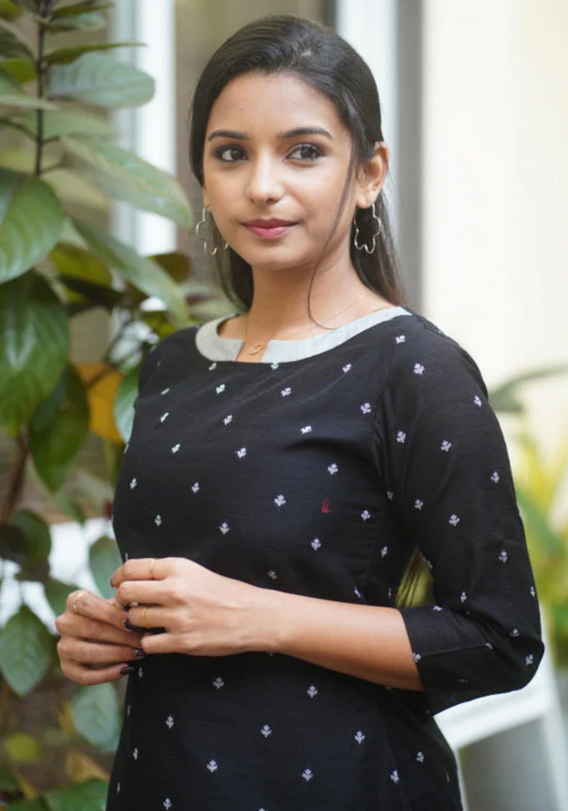 Ragini black kurti