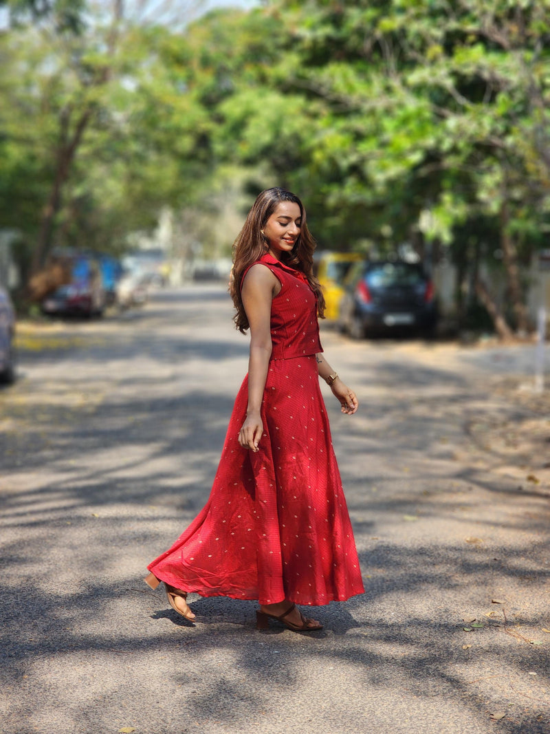 Thara – Red