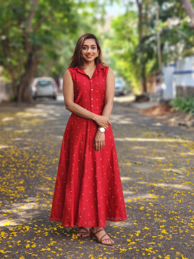 Thara – Red