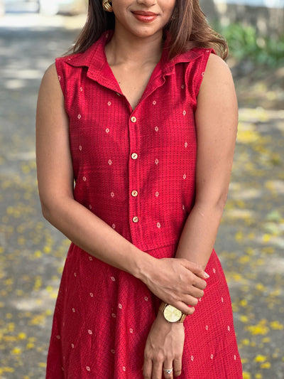Thara – Red